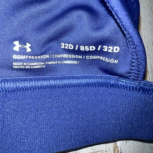 Under Armour Padded Sports Bra 32D - Picture 3 of 3